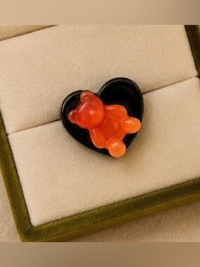 🐻 🧡Adorable Black Heart Resin Ring w/Neon Orange Gummy Bear – Size 8